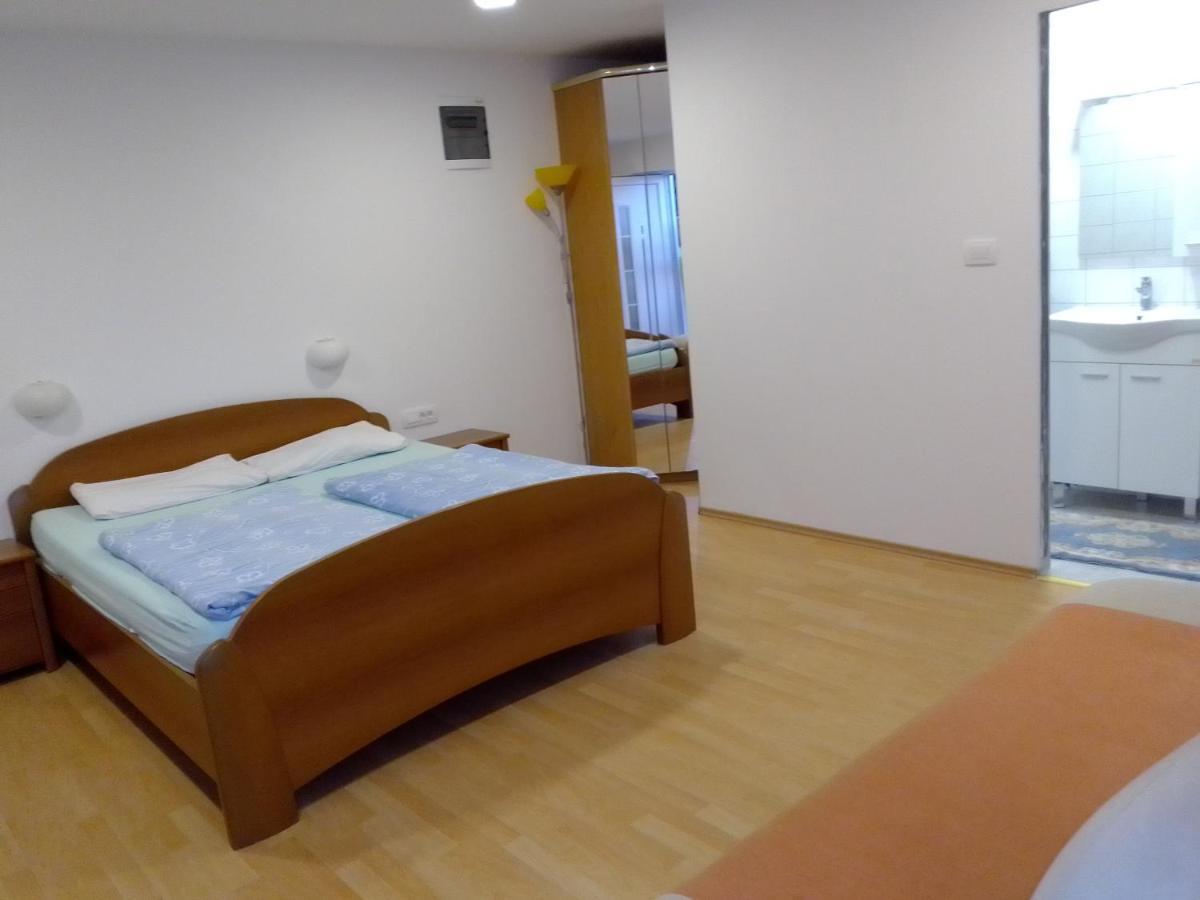 Penzion Palma Apartment Secovlje Ngoại thất bức ảnh